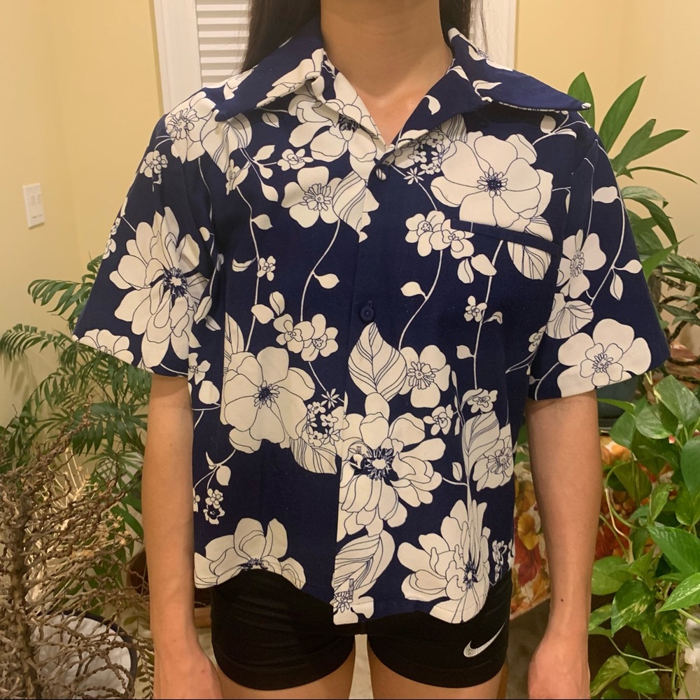 White and blue floral Hawaiian top